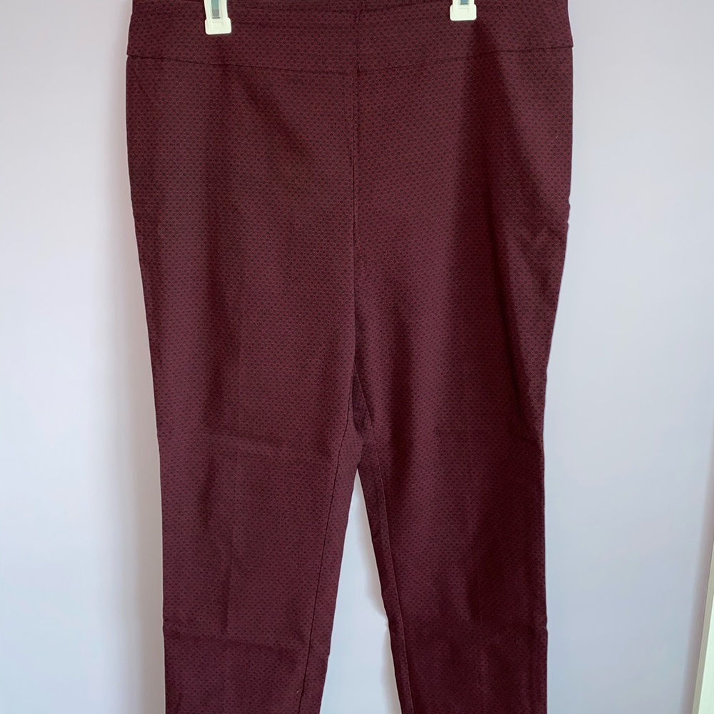 Dark red and navy ankle-high dress pants
